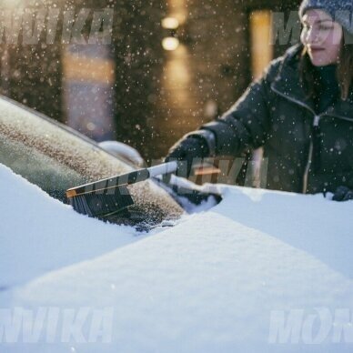 Fiskars X-series automobilinis sniego šepetys su grandikliu, teleskopinis 1078493 2 Fiskars X-series automobilinis sniego šepetys su grandikliu, teleskopinis 1078493 2